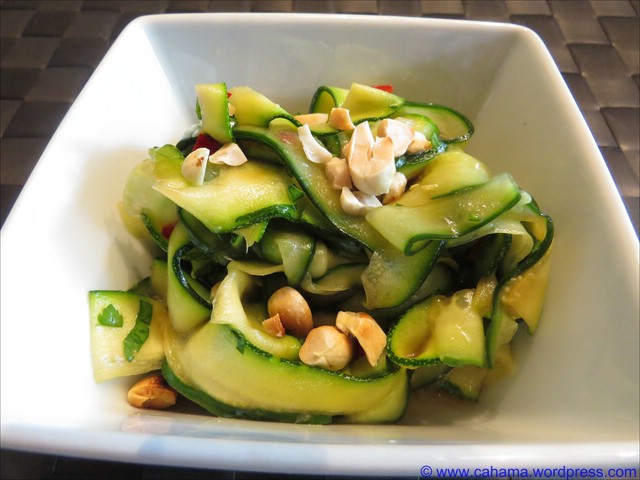 Asiatischer Zucchini-Gurken-Salat – cahama
