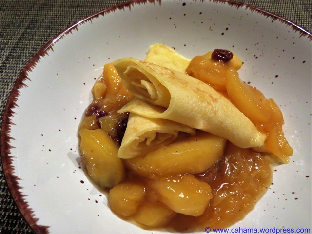 Crêpes mit Apfel-Rosinen-Kompott – cahama